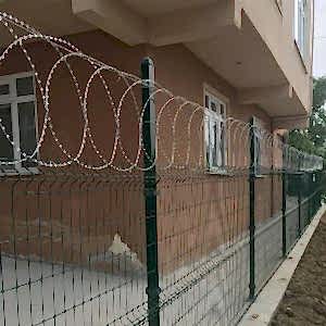 panel çit jiletli